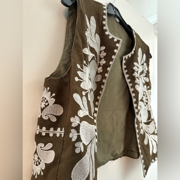 New Embroidered Vest Boho Open Front cropped Vest top Sleeveless Floral Cardigan - Picture 9 of 10